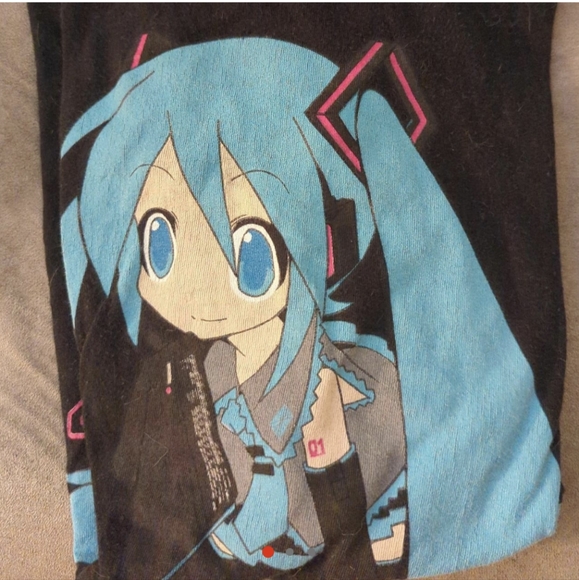 SALE HatsuneMiku rare vintage tee size medium  perfect condition 0 like this see - Picture 2 of 3